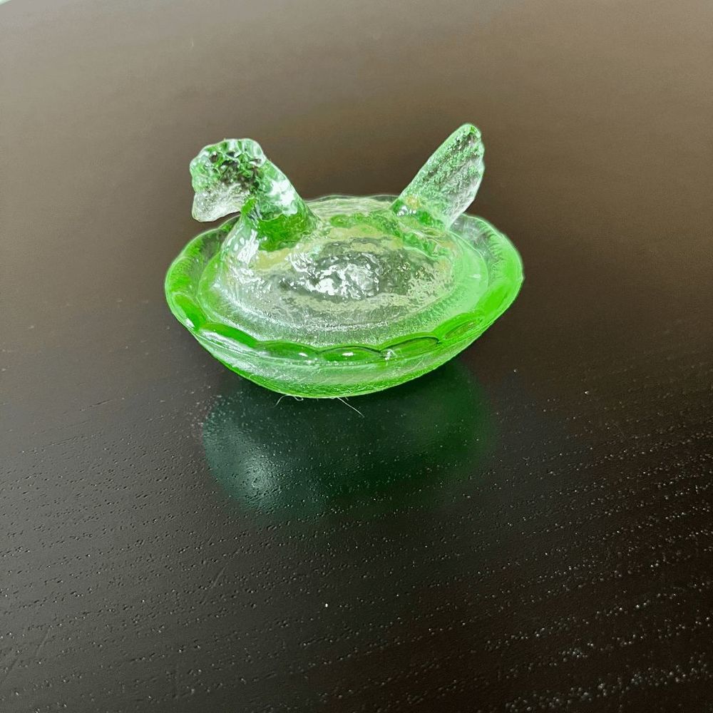Vintage Green Clear Small Glass Chicken/Hen on Nest Salt Cellar Dish 3”